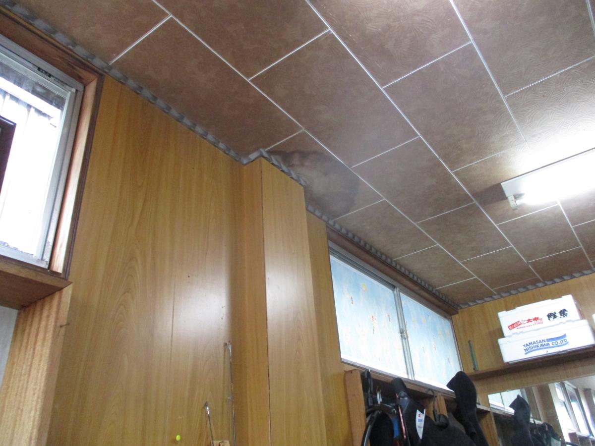 工場事務所棟 天井工事(施工前)